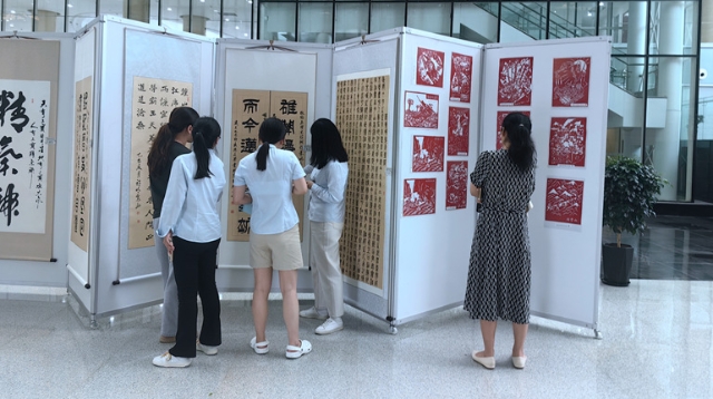 南通開發區這場退役軍人書畫展，超“走心”