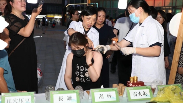 人氣爆棚！海安中醫(yī)集市“好戲”不斷， 讓“蘇超第二現(xiàn)場”快樂加倍